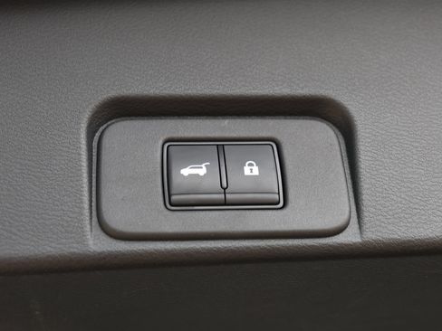 Used 2024 Nissan Rogue SV FWD image 32