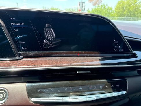 Used 2022 Cadillac Escalade Sport Platinum RWD image 23
