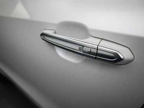 Used 2022 Cadillac XT4 Premium Luxury w/ Enhanced Visibility Package image 39