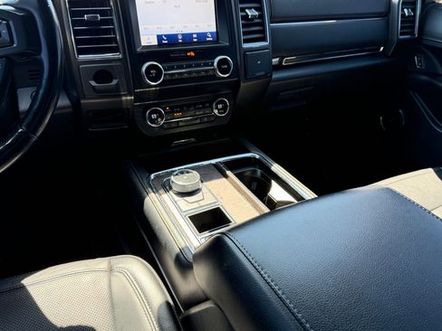 Used 2020 Ford Expedition Limited image 26