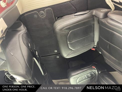 Used 2019 Chrysler Pacifica Touring-L Plus image 35