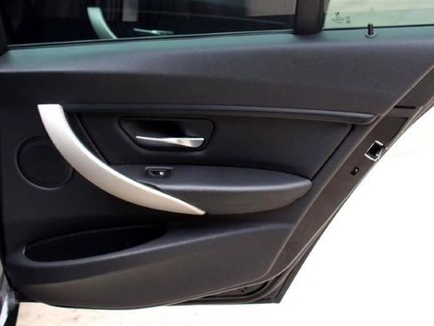 Used 2014 BMW 320i Sedan image 25