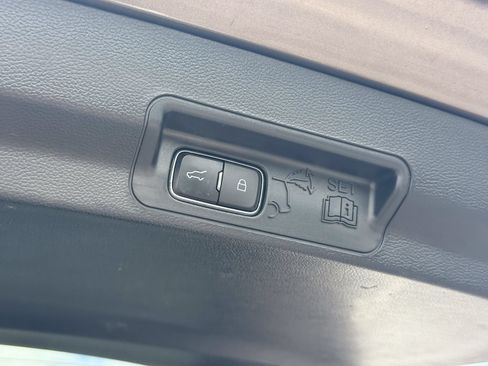 Used 2021 Ford Explorer Limited w/ Equipment Group 301A RWD image 12