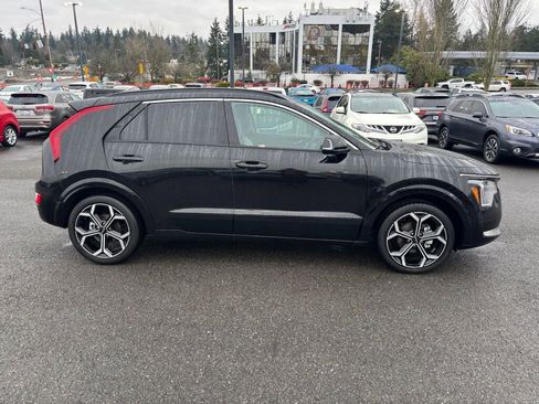 Certified 2023 Kia Niro EX Touring image 4