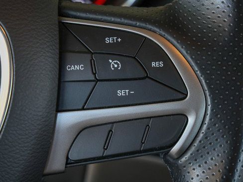 Used 2020 Dodge Durango SXT w/ 3rd Row Seating Group RWD image 24