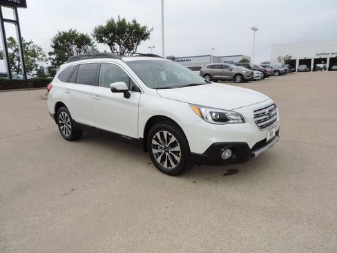 Used 2017 Subaru Outback 2.5i Limited image 3