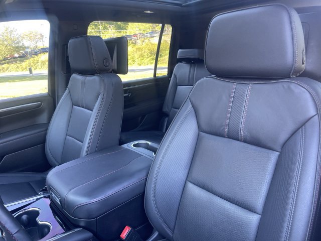 Certified 2025 Chevrolet Suburban RST w/ Advanced Technology Package AWD/4WD image 11