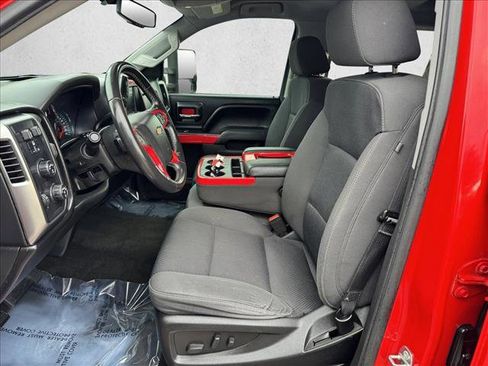 Used 2018 Chevrolet Silverado 1500 LT w/ All Star Edition image 10