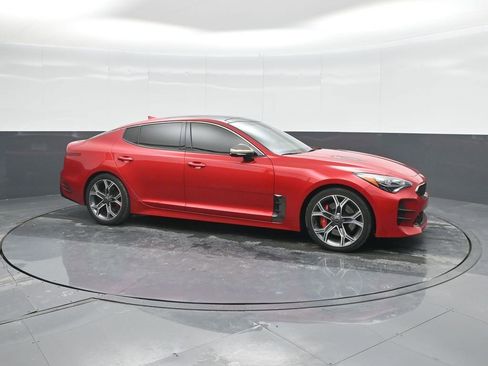Used 2021 Kia Stinger GT2 image 11