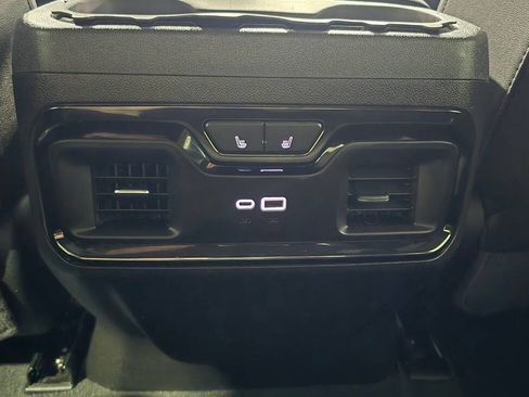 Used 2025 GMC Sierra 2500 AT4 w/ AT4 Premium Plus Package AWD/4WD image 14