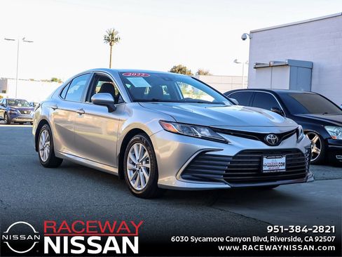 Used 2022 Toyota Camry LE image 1