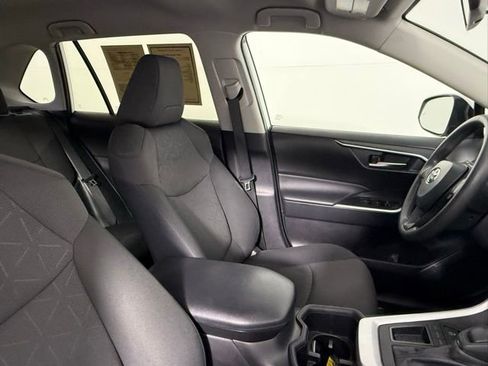 Used 2024 Toyota RAV4 XLE FWD image 50