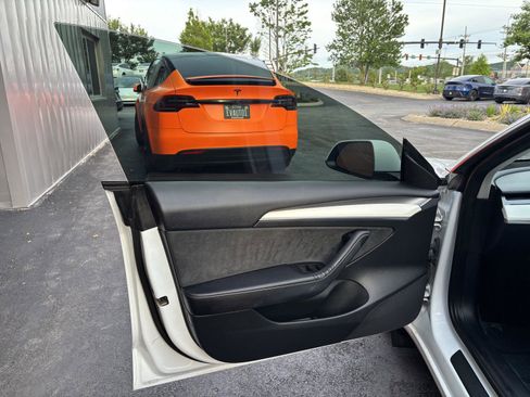 Used 2022 Tesla Model 3 Long Range AWD/4WD image 15