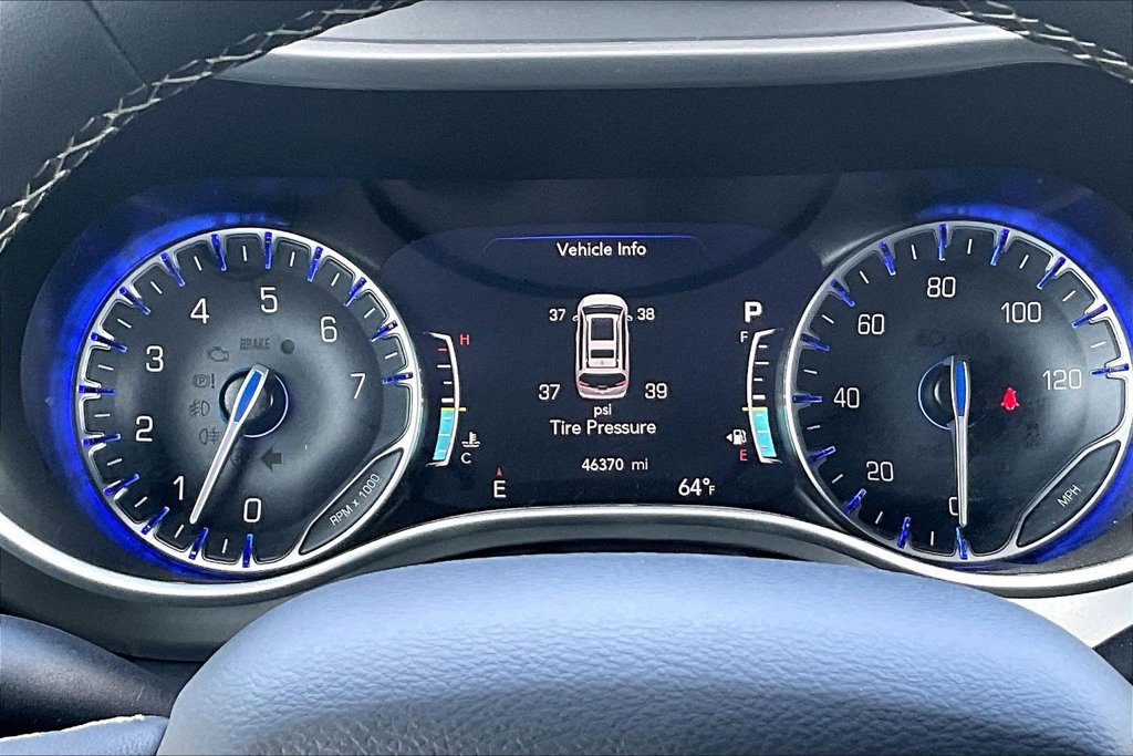 Used 2025 Chrysler Pacifica Select FWD image 13