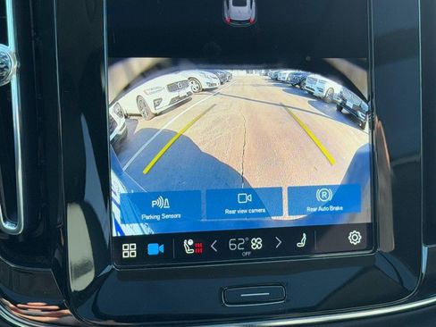 Certified 2025 Volvo XC40 B5 Core image 23