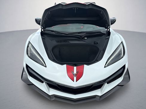 Used 2024 Chevrolet Corvette Z06 w/ Z07 Performance Package RWD image 35