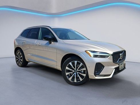 Certified 2025 Volvo XC60 B5 Plus AWD/4WD image 2