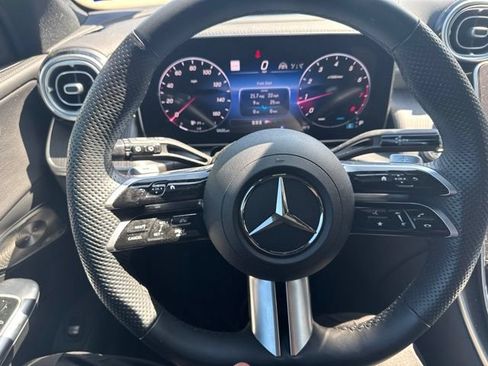 Used 2023 Mercedes-Benz GLC 300 image 4
