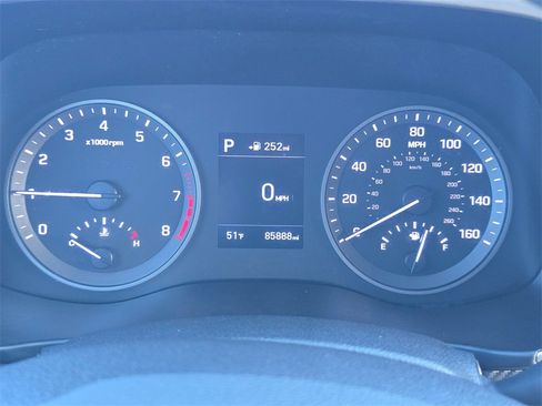 Used 2019 Hyundai Tucson SE image 30