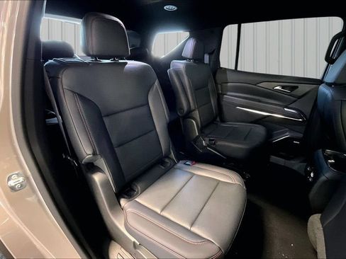 New 2026 Chevrolet Traverse Z71 w/ Enhanced Driving Package AWD/4WD image 6