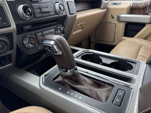 Used 2018 Ford F150 Lariat w/ Equipment Group 502A Luxury image 23