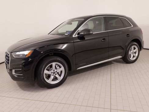 Used 2023 Audi Q5 2.0T Premium w/ Convenience Package AWD/4WD image 1