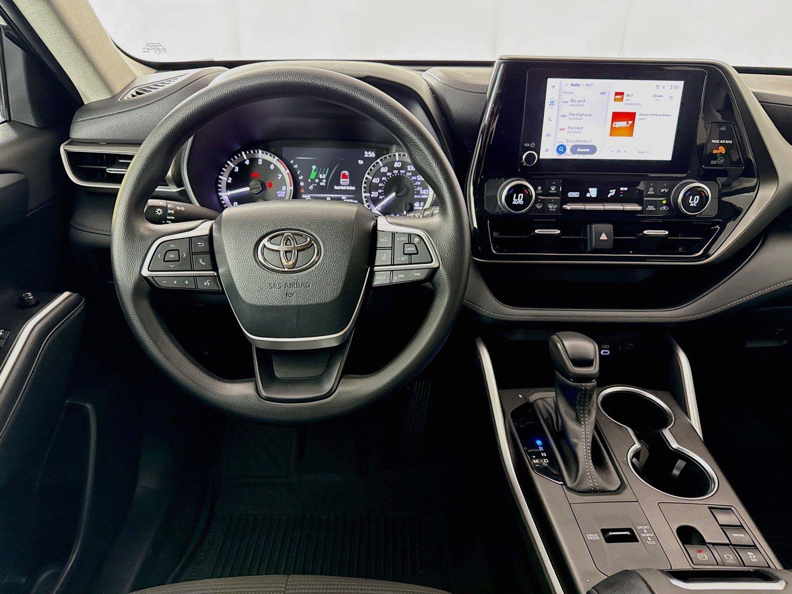Used 2023 Toyota Highlander L FWD image 28