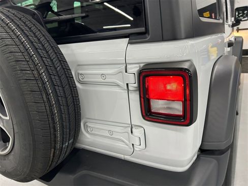 Used 2023 Jeep Wrangler Sport S image 23