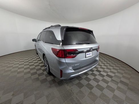 New 2026 Honda Odyssey Touring image 13