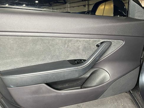 Used 2019 Tesla Model 3 Standard Range image 18