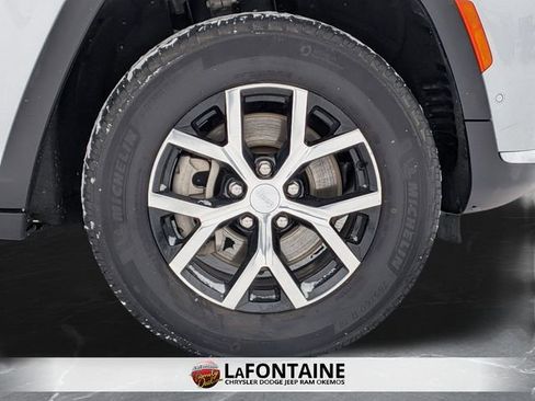 Used 2024 Jeep Grand Cherokee L Limited w/ Luxury Tech Group II image 35