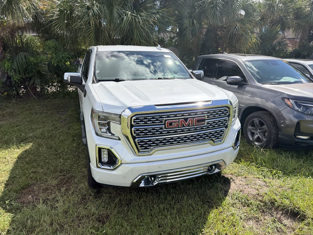 Used 2019 GMC Sierra 1500 Denali w/ Driver Alert Package II AWD/4WD image 3