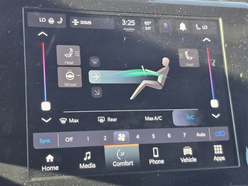 Used 2024 Jeep Grand Cherokee Altitude image 6