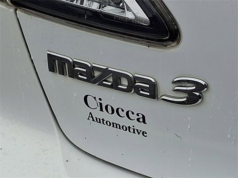 Used 2011 MAZDA MAZDA3 i Touring image 28