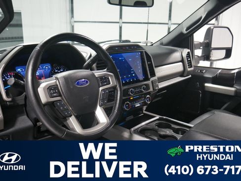 Used 2022 Ford F250 Lariat w/ Black Appearance Package image 9