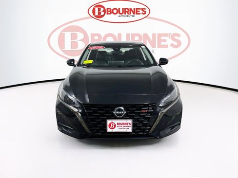 Used 2024 Nissan Altima 2.5 SR w/ SR Premium Package AWD/4WD image 6