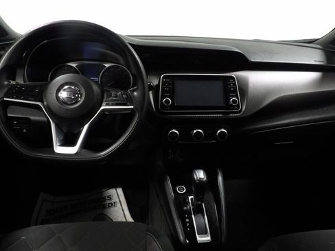 Used 2020 Nissan Kicks S FWD image 10
