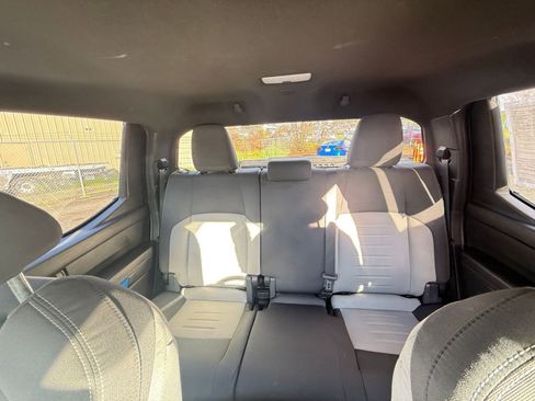 Used 2025 Toyota Tacoma TRD Off-Road image 38