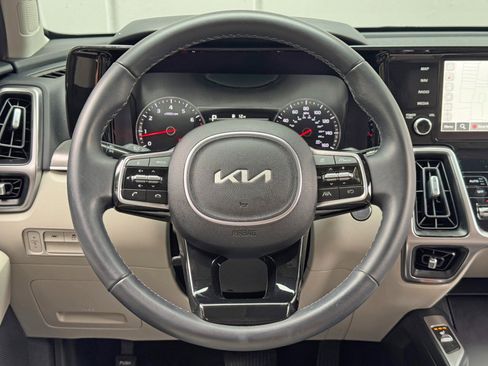 Used 2023 Kia Sorento S w/ Panoramic Sunroof Package FWD image 19