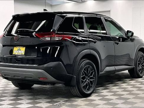 Used 2023 Nissan Rogue SV AWD/4WD image 12