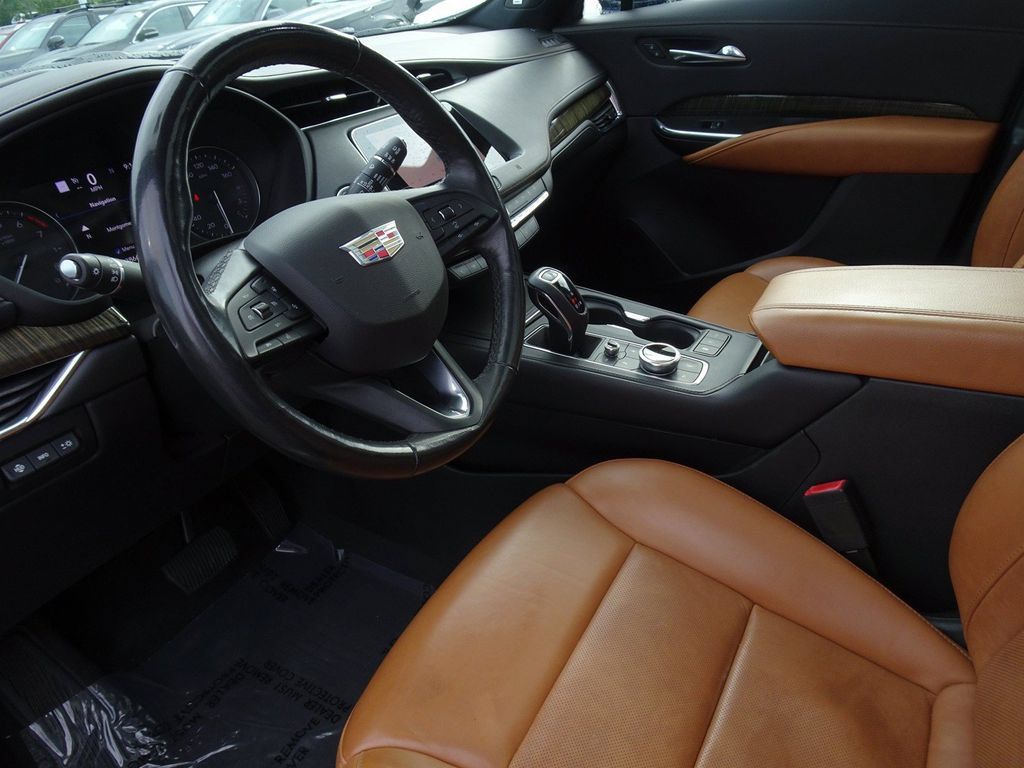 Used 2019 Cadillac XT4 Premium Luxury FWD image 13