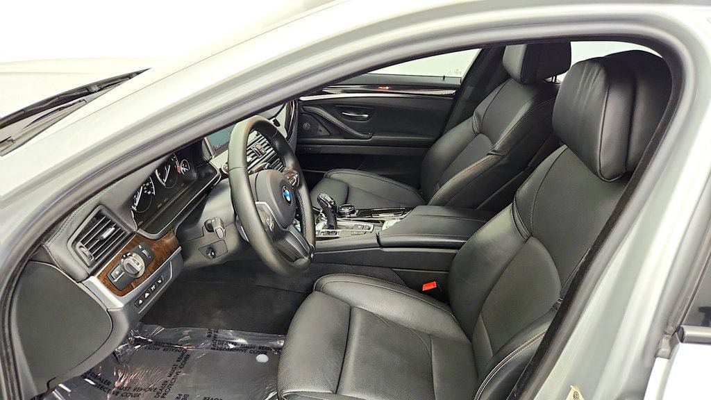 Used 2016 BMW 550i Sedan RWD image 13