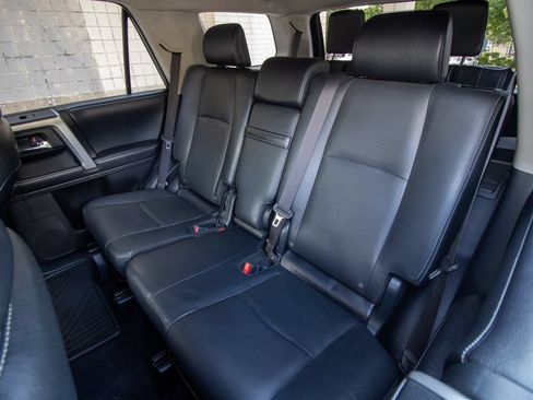 Used 2016 Toyota 4Runner Limited AWD/4WD image 18