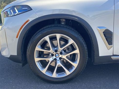 Certified 2024 BMW X5 xDrive40i w/ Premium Package image 11