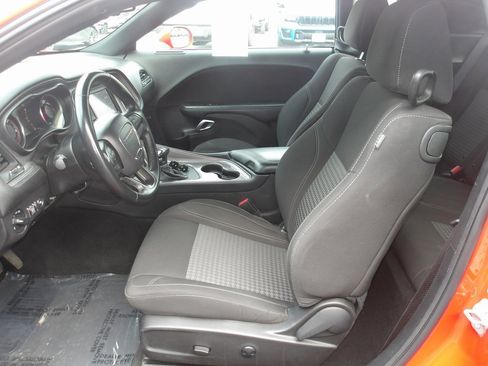 Used 2023 Dodge Challenger SXT image 11