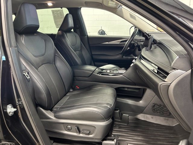 Used 2023 INFINITI QX60 Luxe w/ Performance Audio Package AWD/4WD image 12