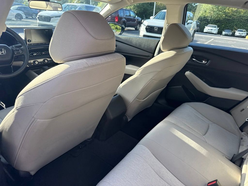 Used 2024 Honda Accord EX image 11