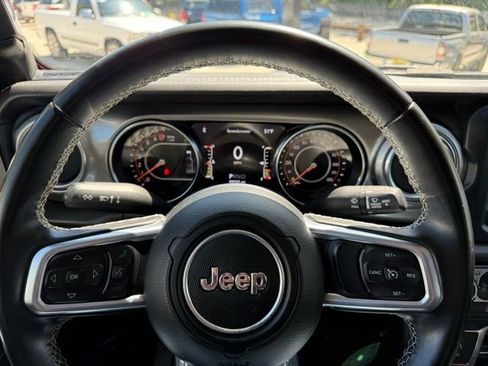 Used 2021 Jeep Gladiator Overland w/ Trailer Tow Package AWD/4WD image 26