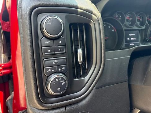 Used 2021 Chevrolet Silverado 1500 Custom Trail Boss AWD/4WD image 18