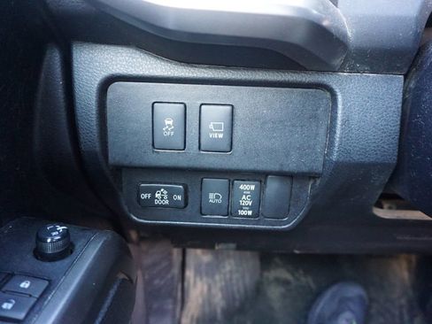 Used 2021 Toyota Tacoma Limited AWD/4WD image 4
